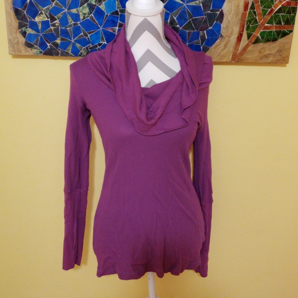 Funnel neck top